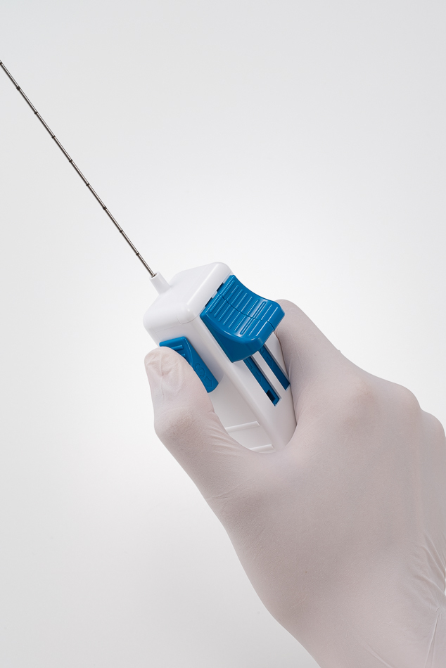 フルオート生検針ベスティオⅡ_製品画像データ